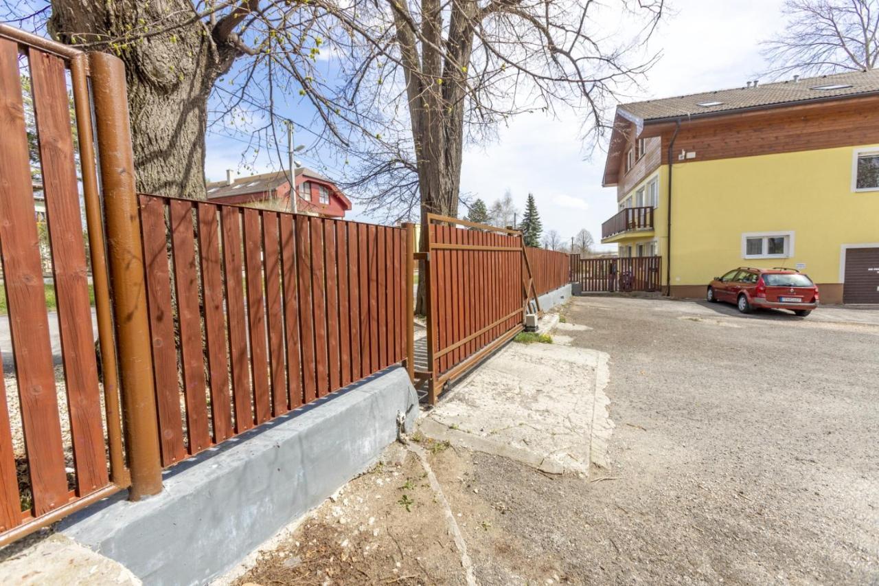 Apartman Hugo Veľký Slavkov Exterior foto